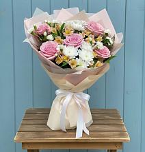 Букет цветов из:  Гвоздики, Орхидеи и Розы #REPLACE_PRED# Богослово