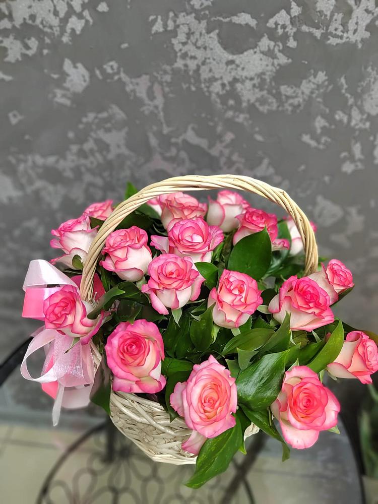Цветочная композиция из Розы в корзине в Богослово