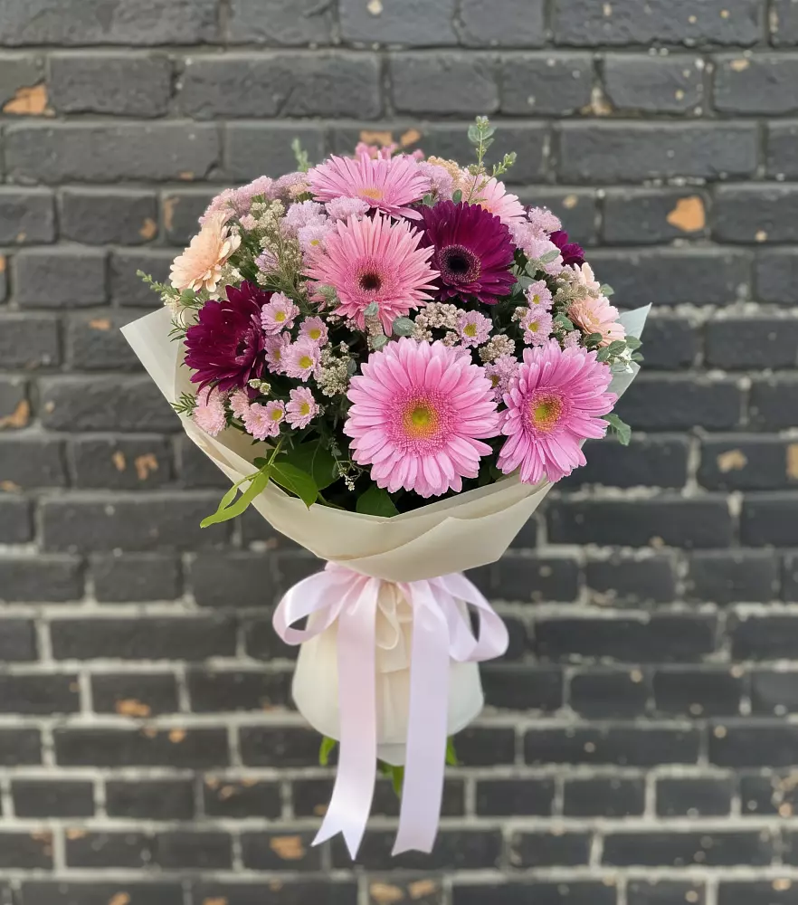 Букет цветов из: Герберы и Хризантемы в Богослово