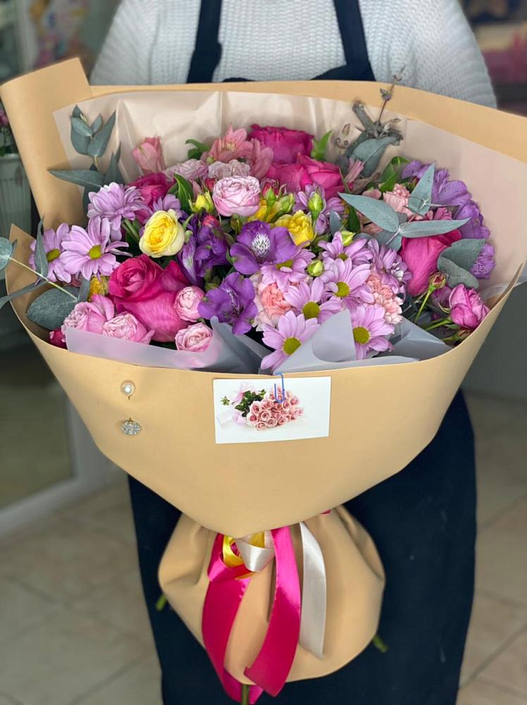 Букет цветов из: Хризантемы, Гвоздики и Альстромерии в Богослово