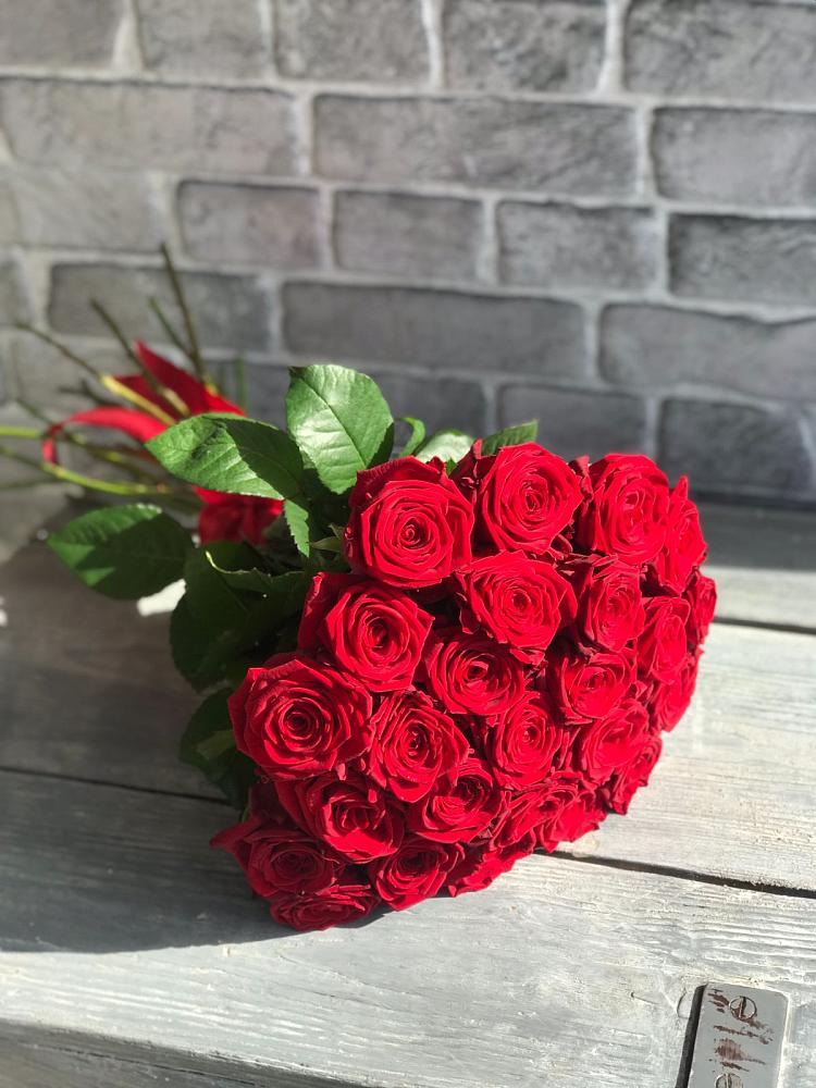 Букет Красные розы Фридом в Богослово