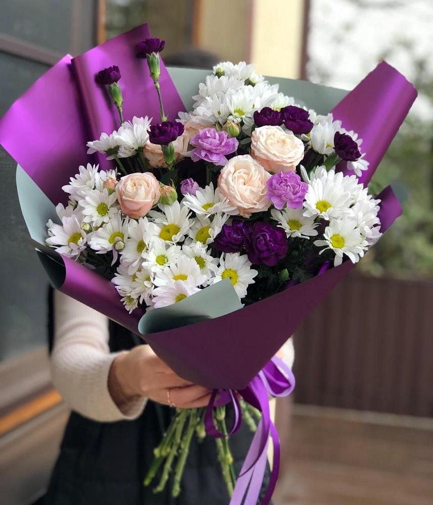 Букет цветов из: Хризантемы, Гвоздики и Розы в Богослово