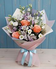 Букет цветов из:  Лизиантусы, Розы, Альстромерии и Гипсофила в Богослово