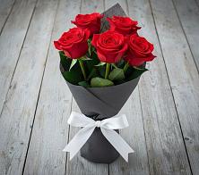 Букет 5 Красных роз Эдлесс Лав #REPLACE_PRED# Богослово