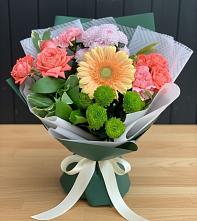 Букет цветов из:  Гвоздики, Розы, Герберы и Хризантемы #REPLACE_PRED# Богослово