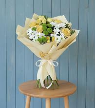 Букет цветов из:  Хризантемы и Розы в Богослово