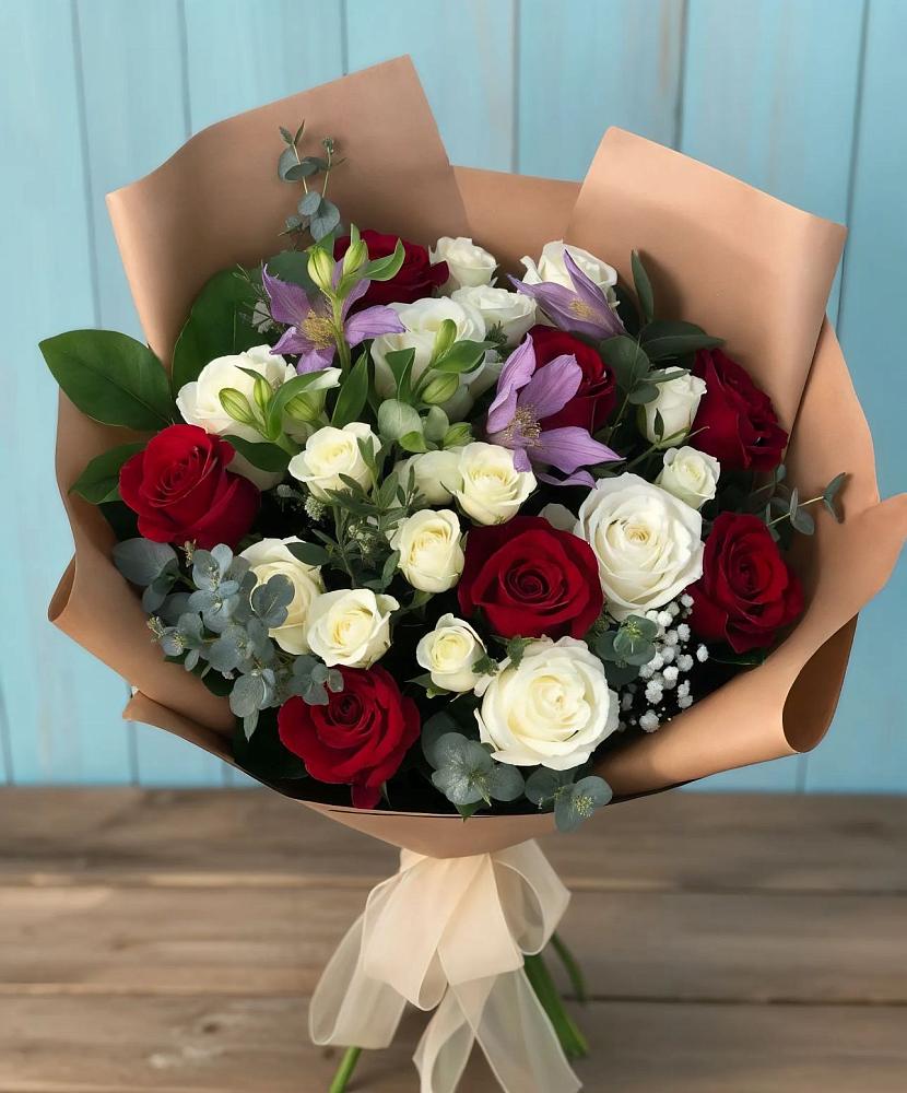 Букет цветов из: Розы и Альстромерии в Богослово